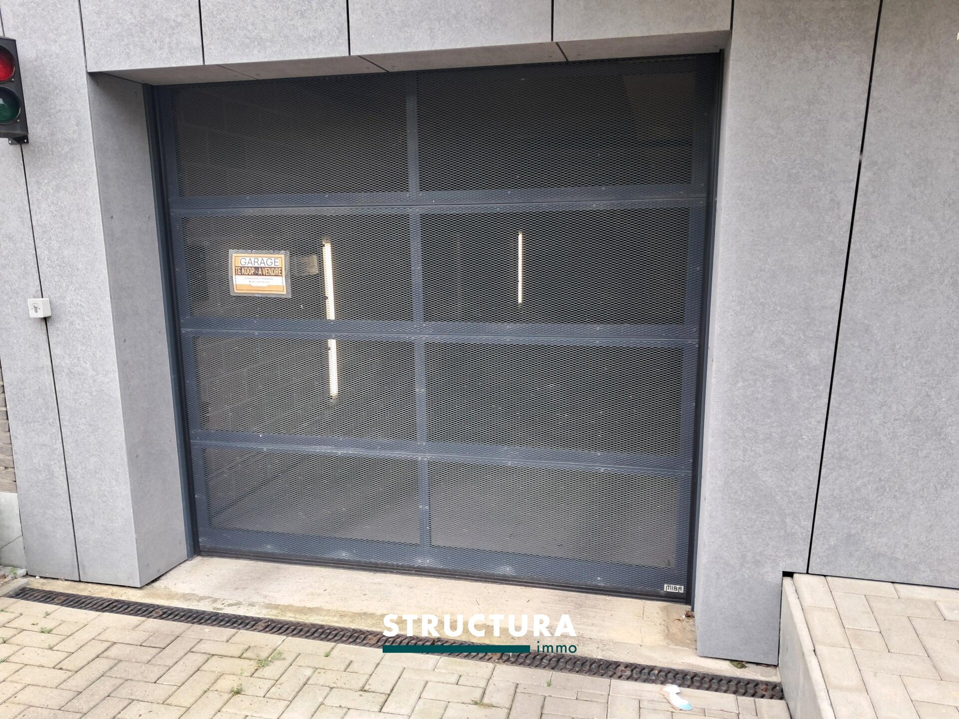 Autostaanplaats binnen te koop in WEMMEL