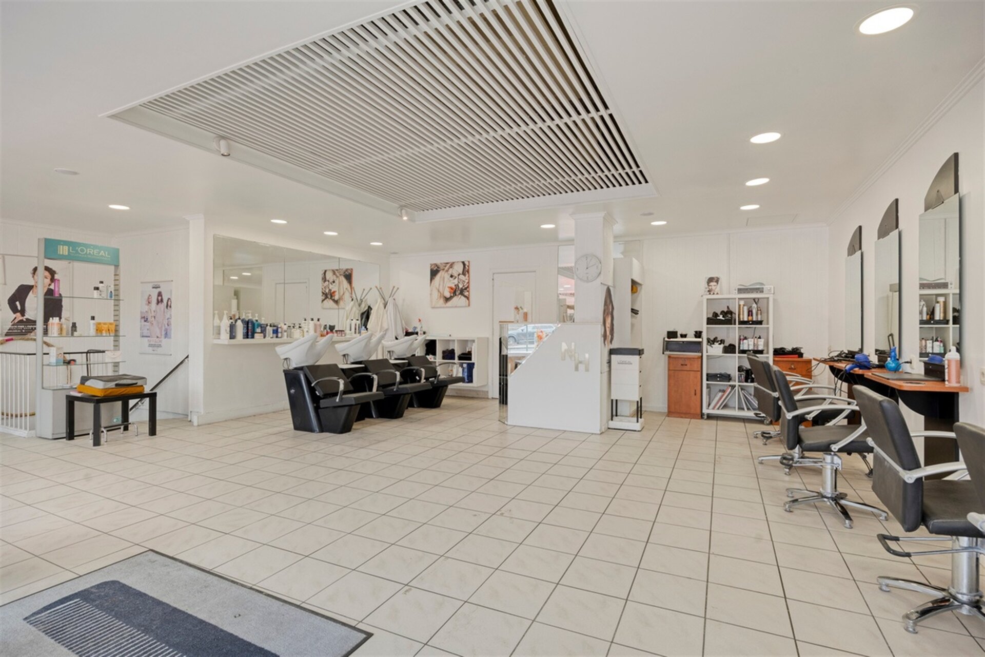 Commerce-Bureaux-Rapport &agrave; vendre &agrave; LAEKEN (BRU.)