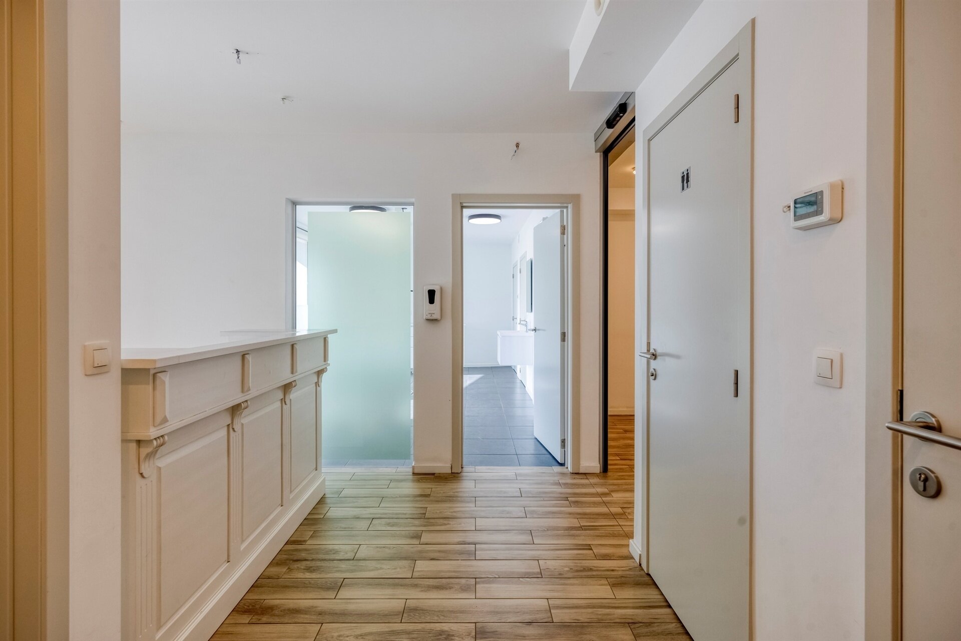 Commerce-Bureaux-Rapport à vendre à MERCHTEM