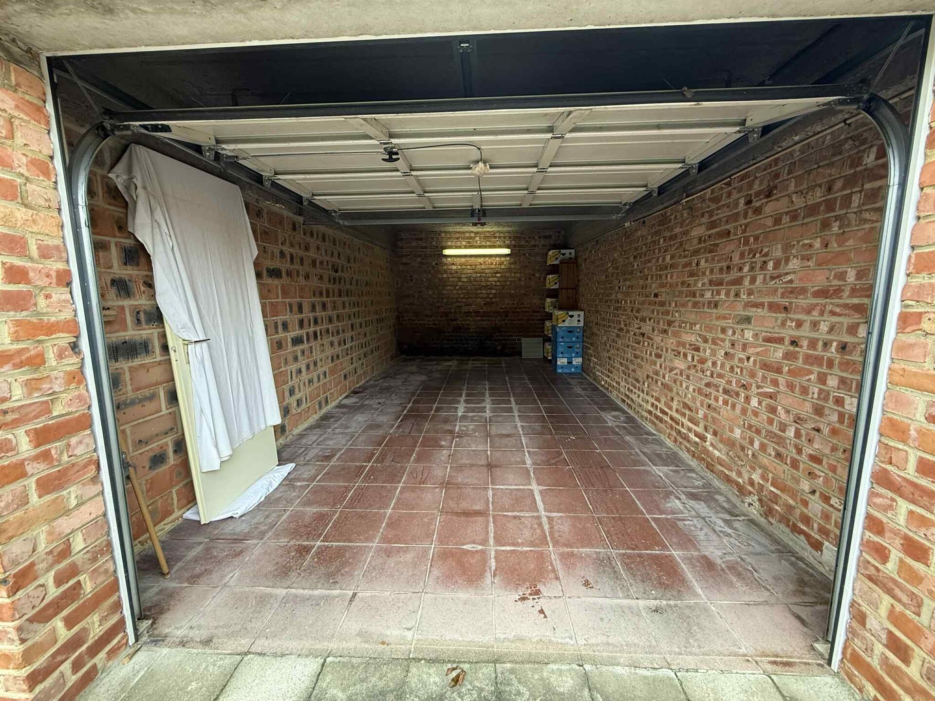 Garage-kelder te huur in SINT-AGATHA-BERCHEM