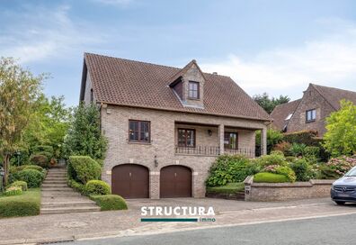 Villa te koop in STROMBEEK-BEVER