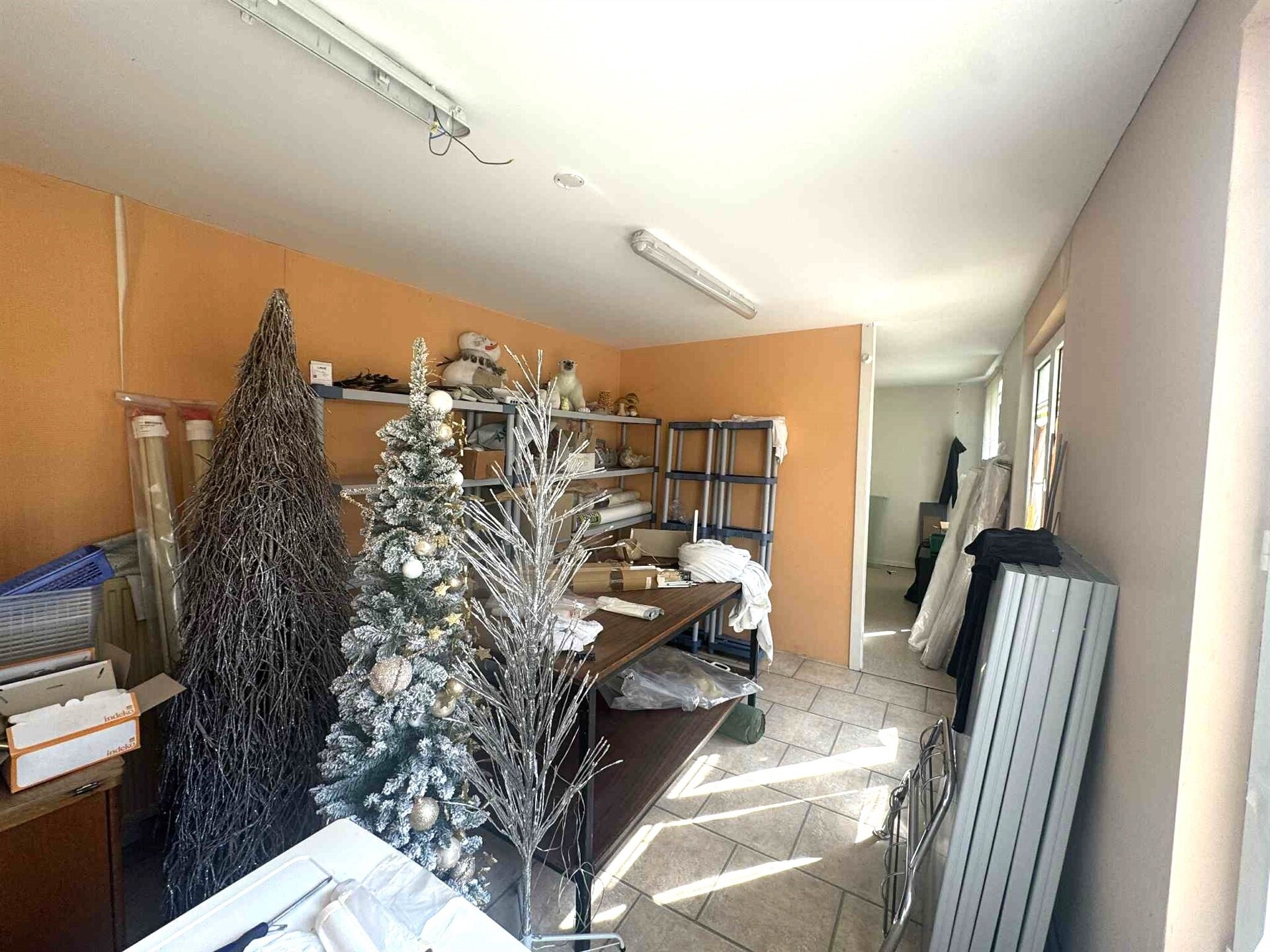 Handel-kantoor-opbrengst te huur in LAKEN (BRU.)