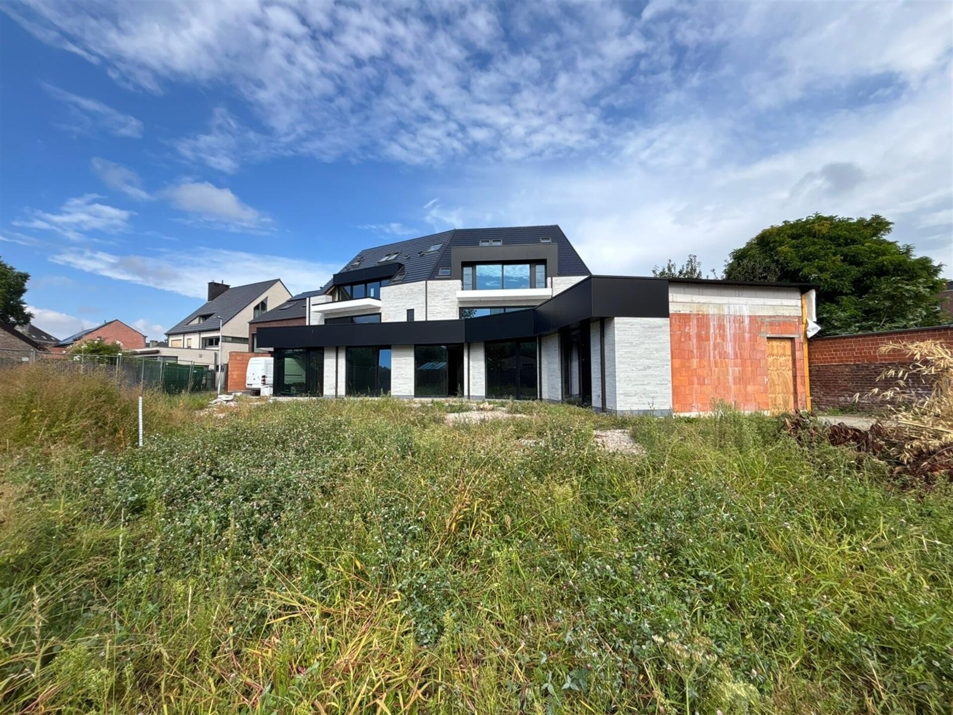 Handel-kantoor-opbrengst te huur in OPWIJK