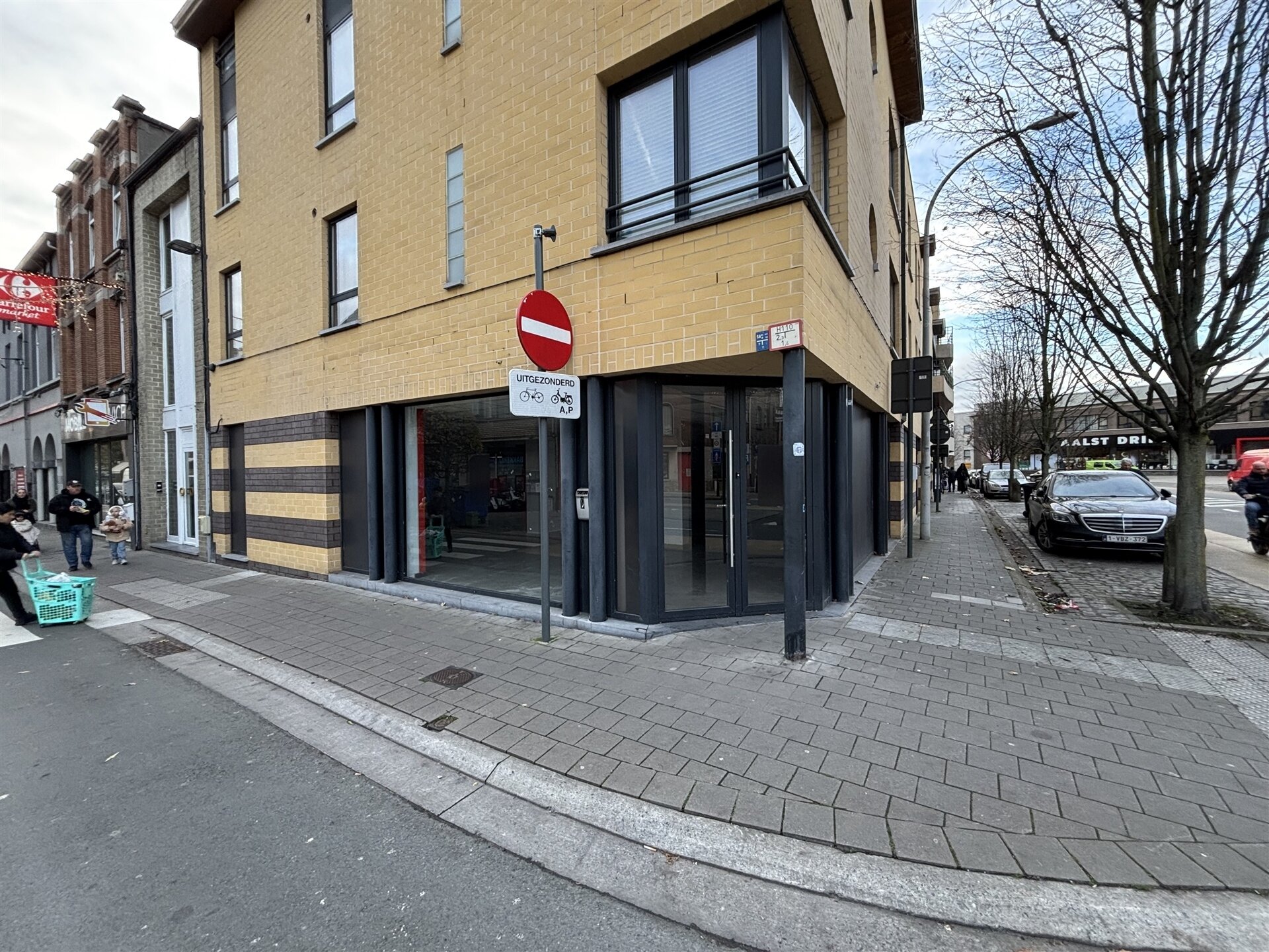 Handelsgelijkvloers te huur in AALST