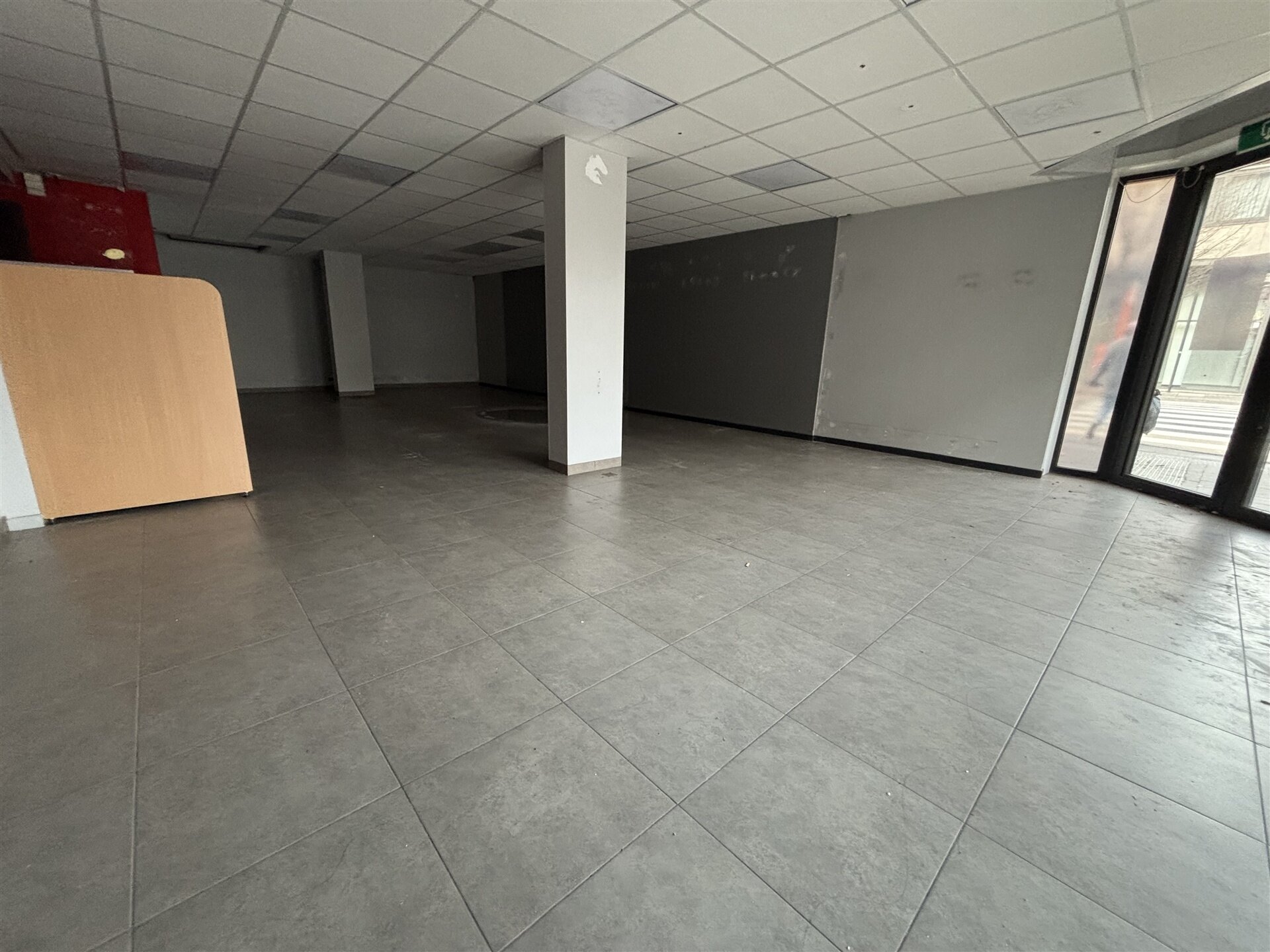 Handelsgelijkvloers te huur in AALST