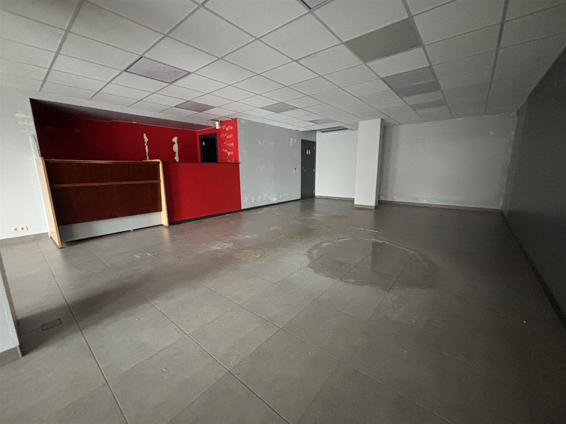 Handelsgelijkvloers te huur in AALST