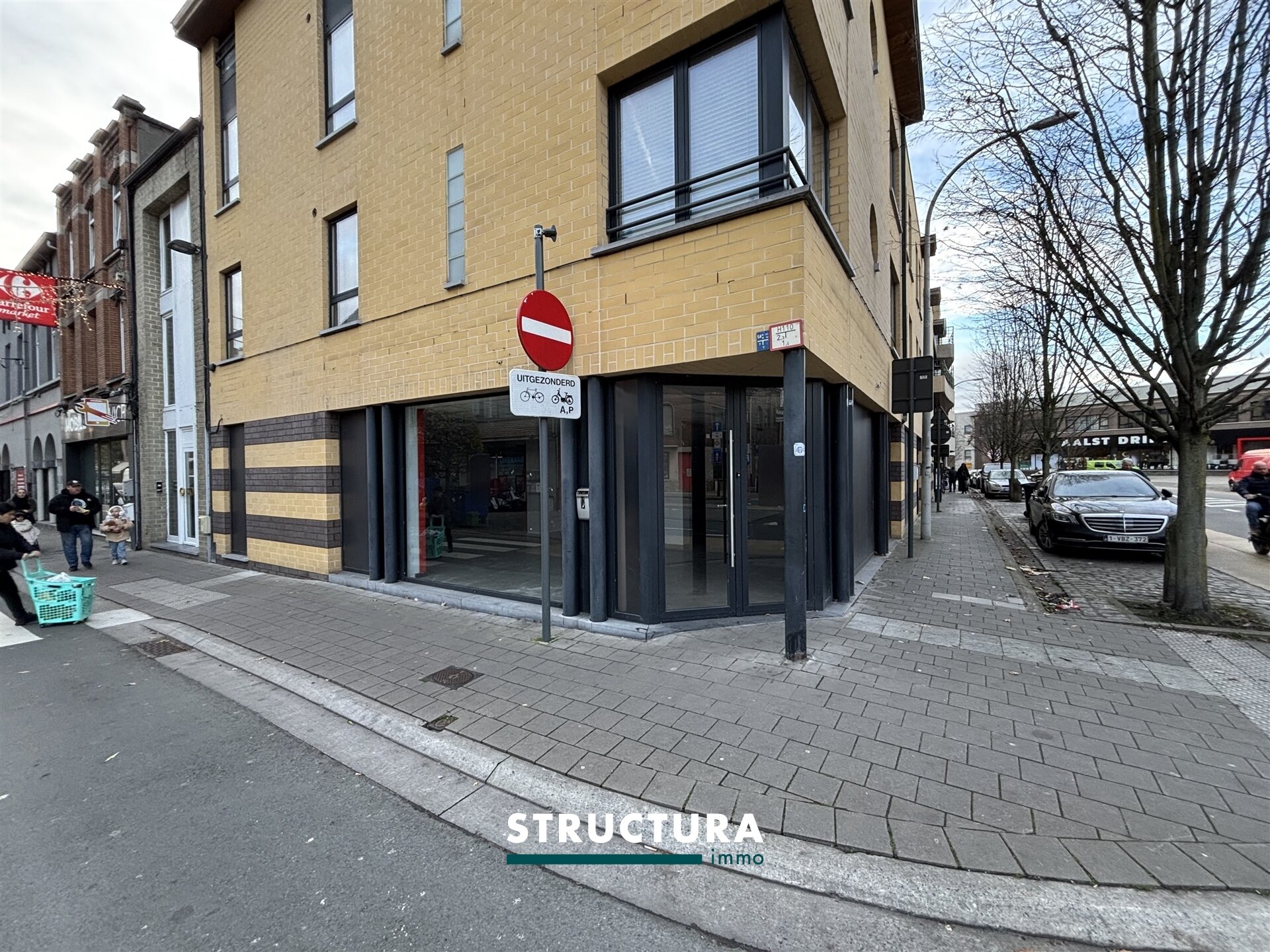 Handelsgelijkvloers te huur in AALST