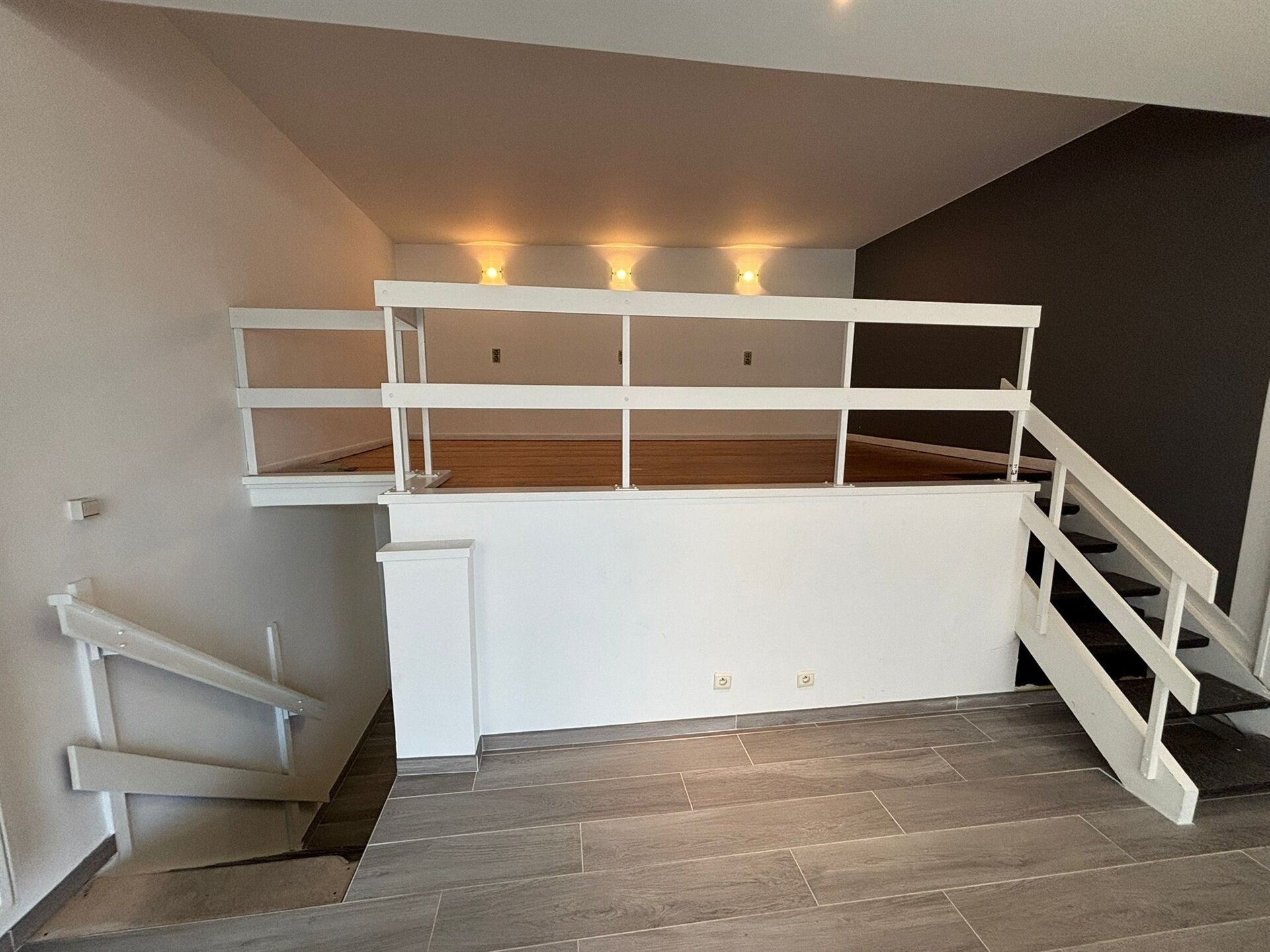 Handelsgelijkvloers te huur in STROMBEEK-BEVER