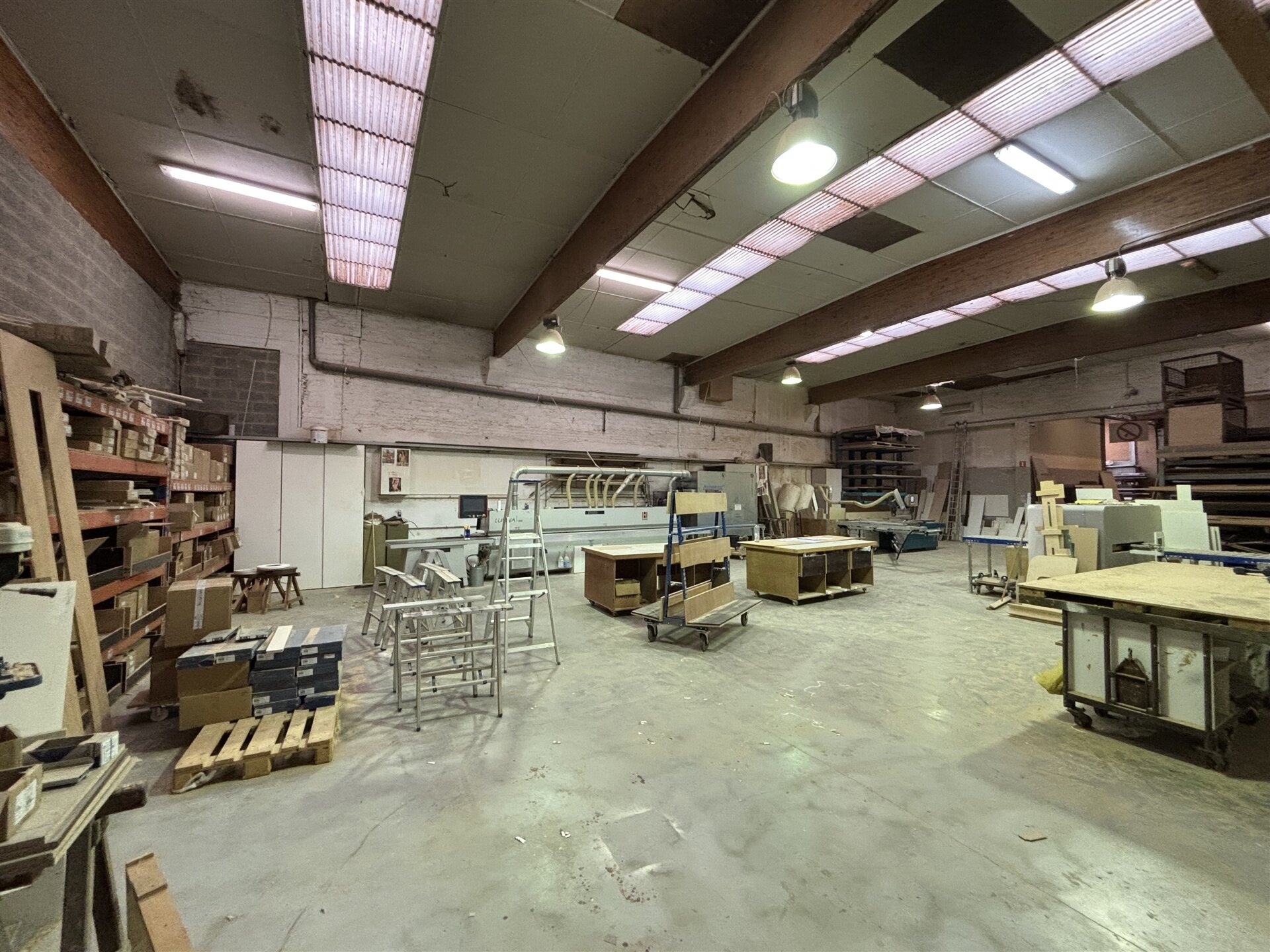 Opslagplaats-magazijn te koop in MERCHTEM