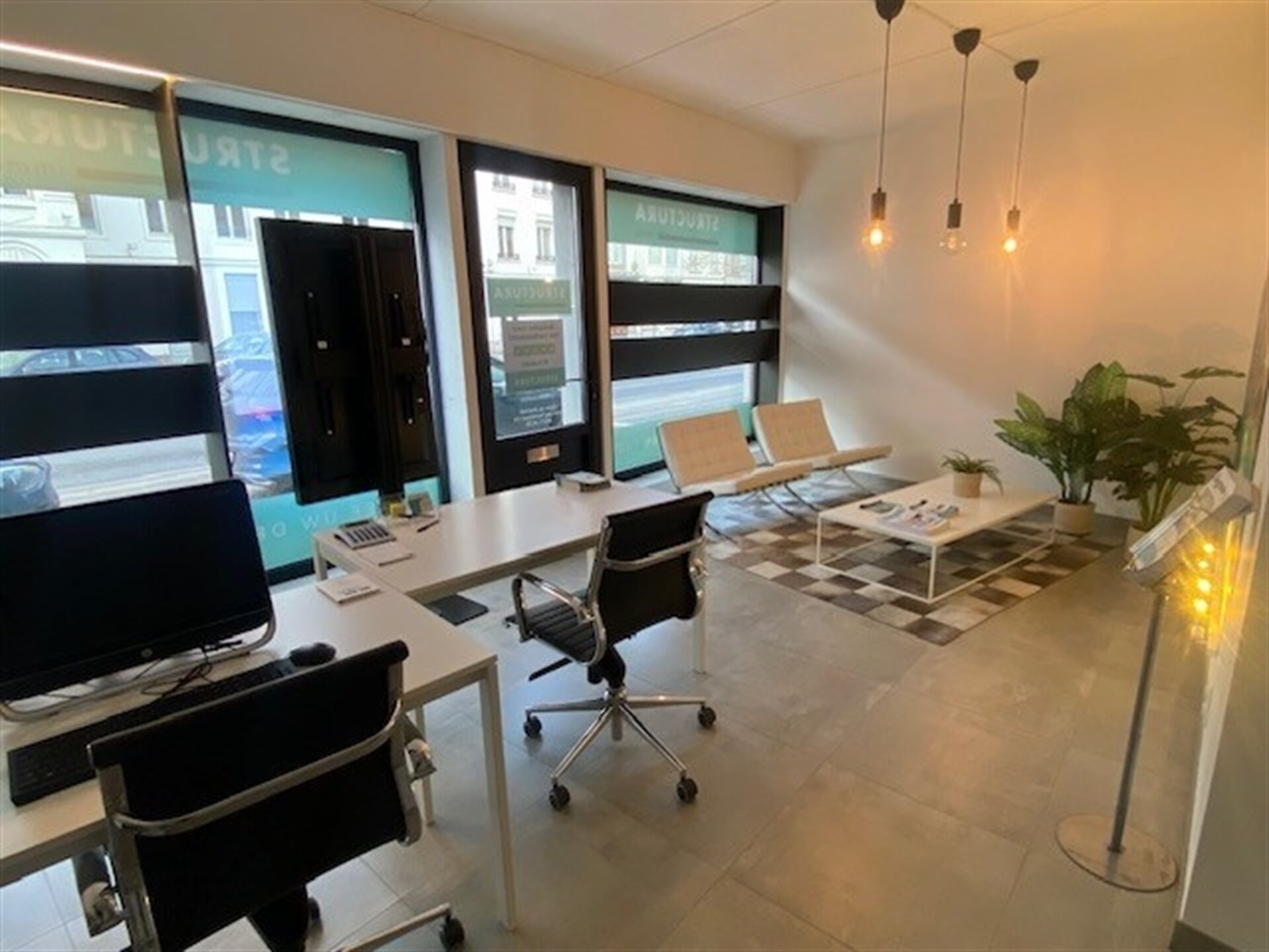 Rez-de-chauss&eacute;e commercial &agrave; louer &agrave; AALST