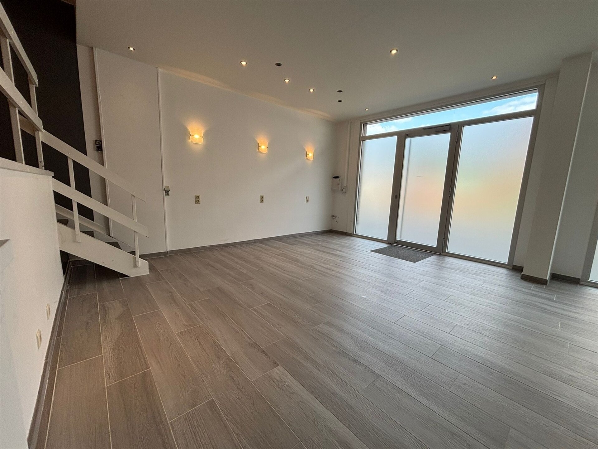 Rez-de-chaussée commercial à louer à STROMBEEK-BEVER