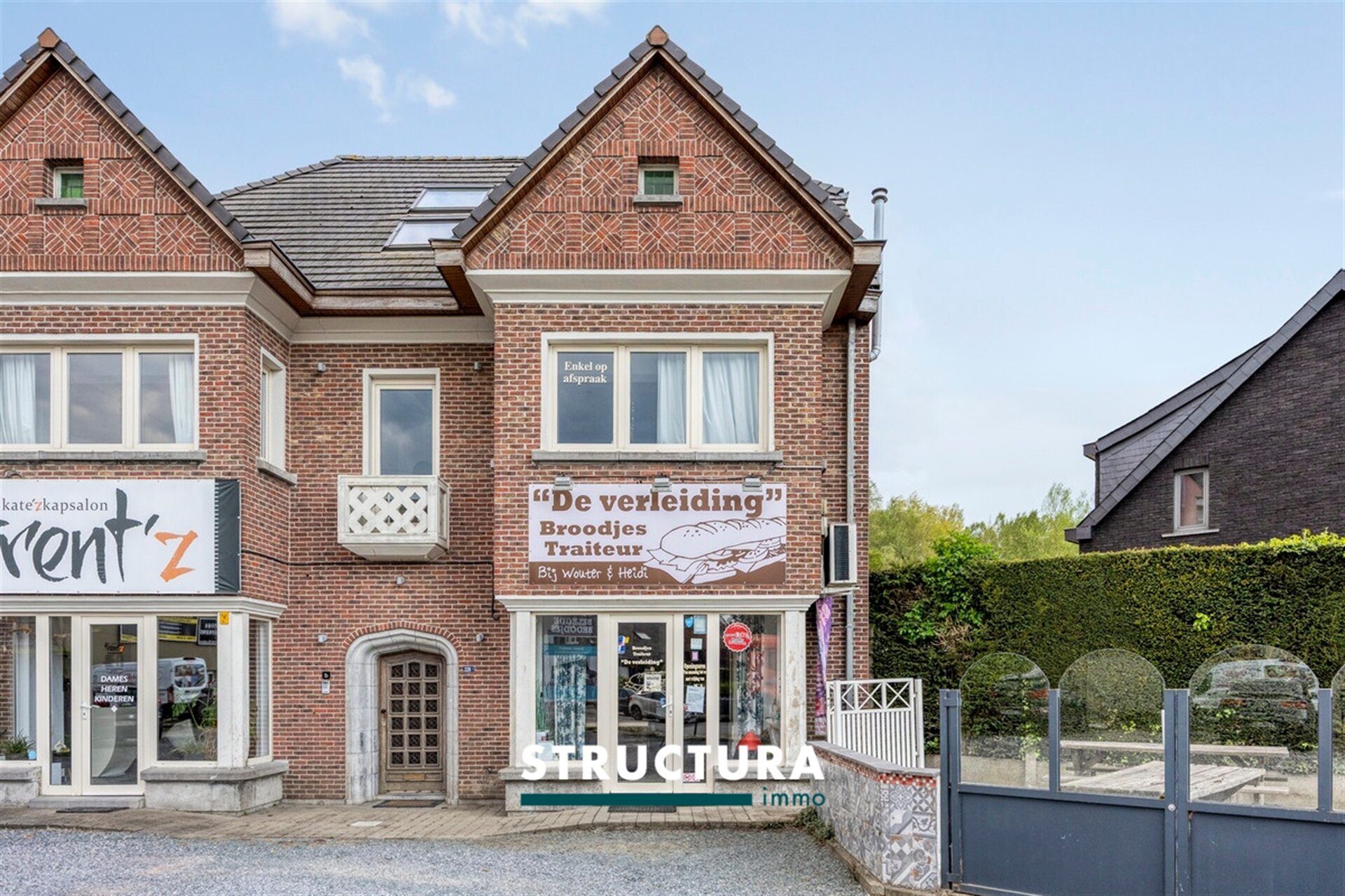 Rez-de-chauss&eacute;e commercial &agrave; vendre &agrave; LEBBEKE