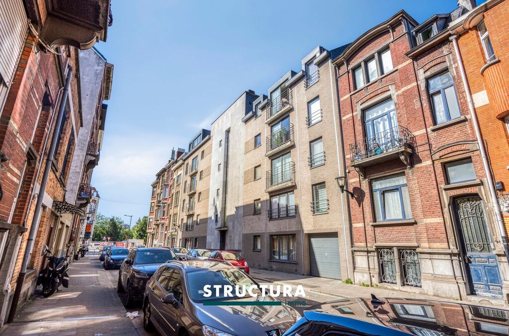 Appartement te koop in LAKEN (BRU.)