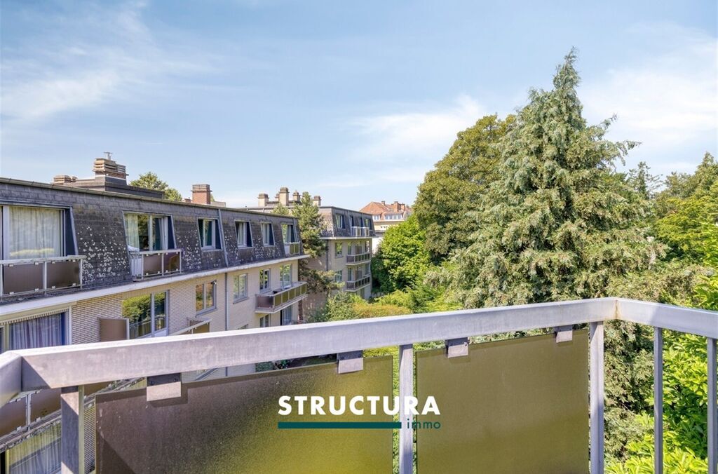 Appartement te koop in LAKEN (BRU.)