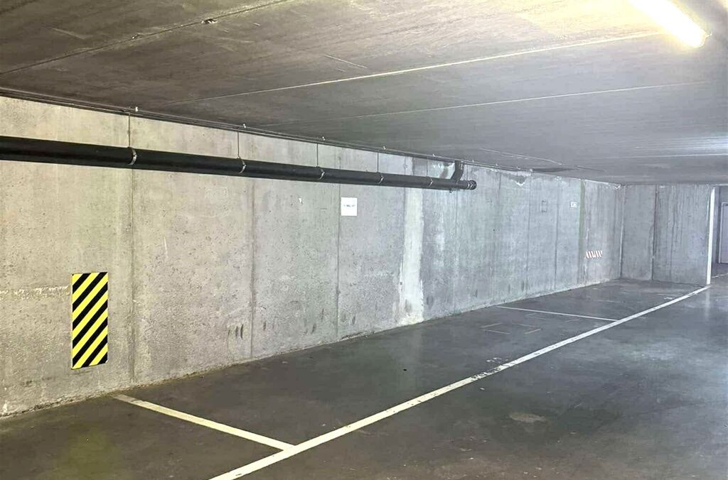 Autostaanplaats binnen te huur in ANDERLECHT