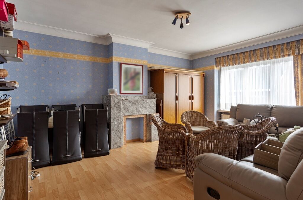 Bien de commerce a. maison &agrave; vendre &agrave; OPWIJK