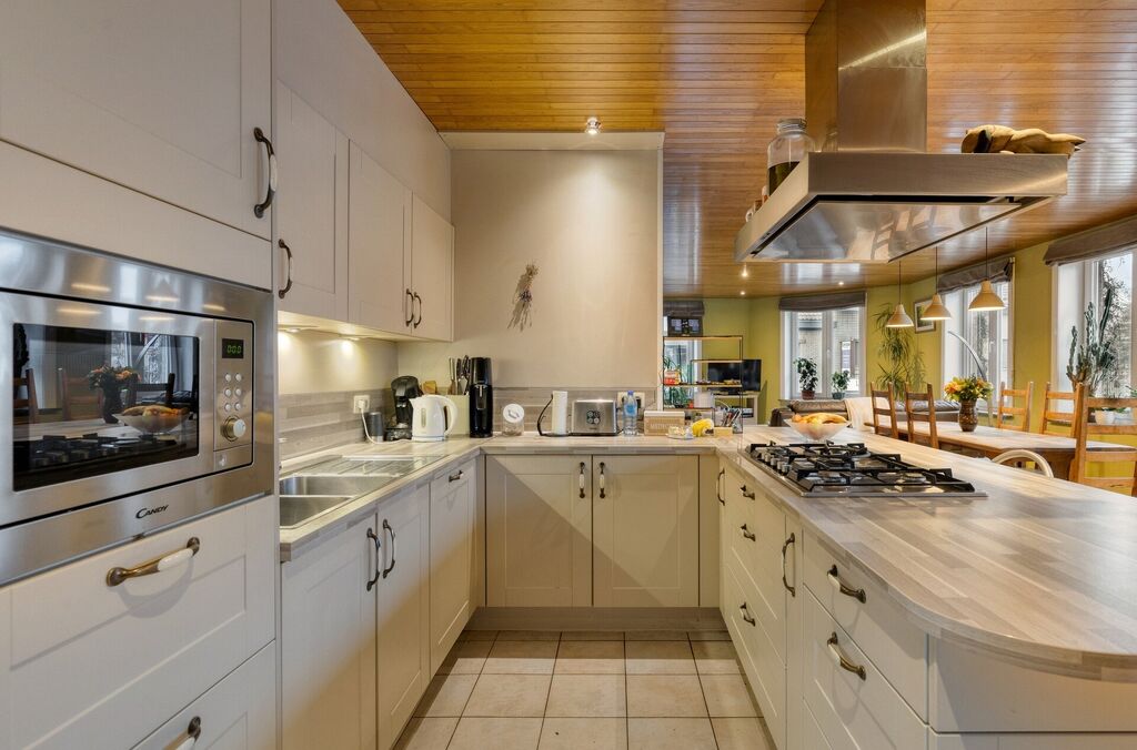 Bien de commerce a. maison &agrave; vendre &agrave; VILVOORDE