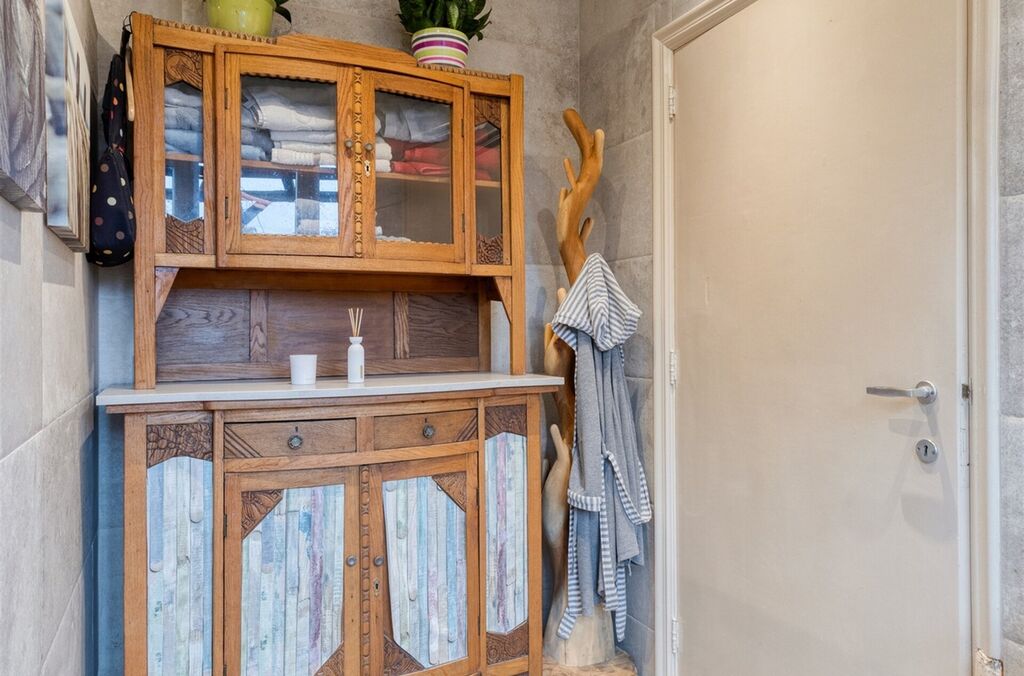 Bien de commerce a. maison &agrave; vendre &agrave; VILVOORDE