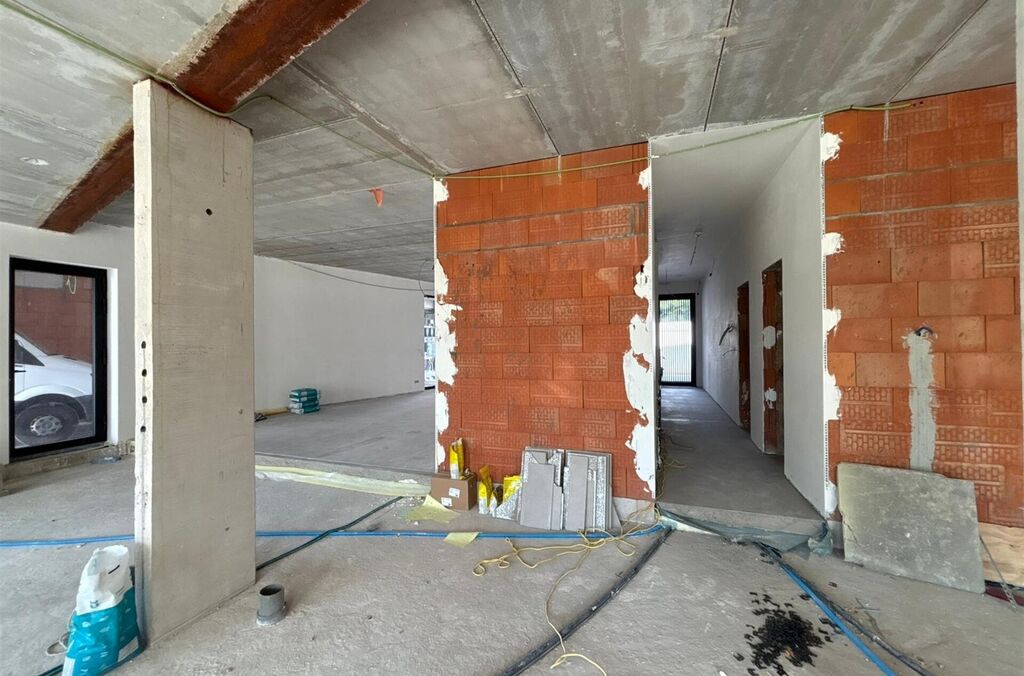 Commerce-Bureaux-Rapport à louer à OPWIJK