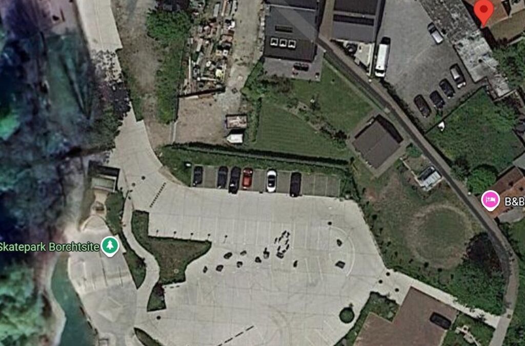 Commerce-Bureaux-Rapport à louer à OPWIJK