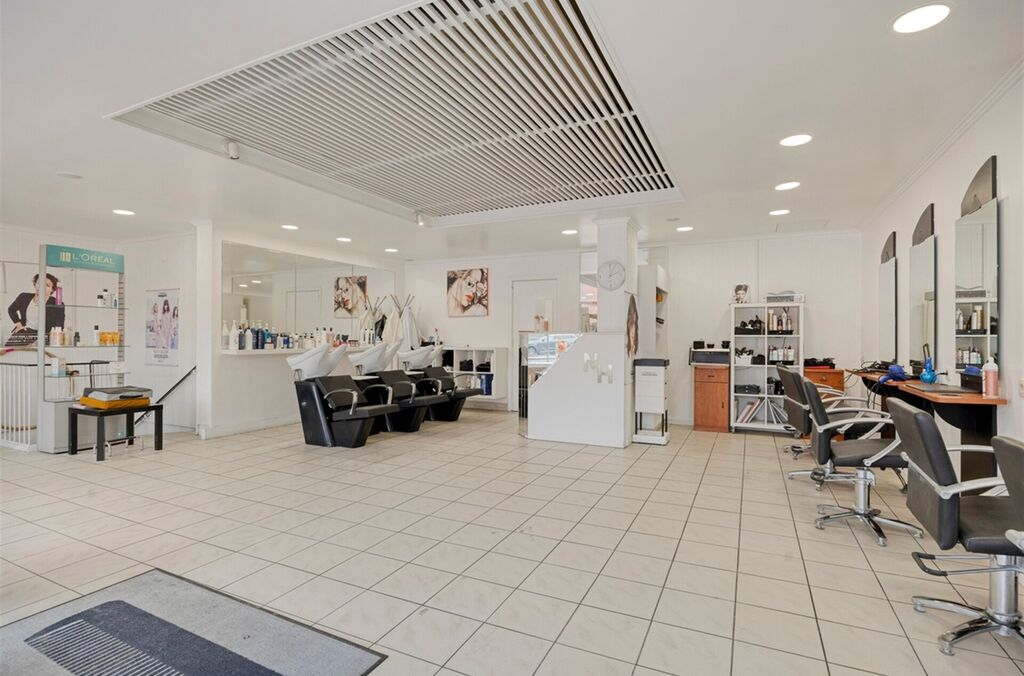 Commerce-Bureaux-Rapport &agrave; vendre &agrave; LAEKEN (BRU.)