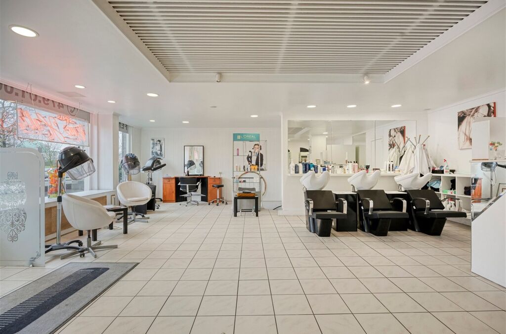 Commerce-Bureaux-Rapport &agrave; vendre &agrave; LAEKEN (BRU.)