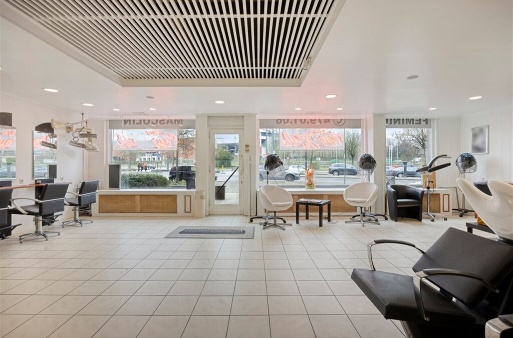 Commerce-Bureaux-Rapport &agrave; vendre &agrave; LAEKEN (BRU.)