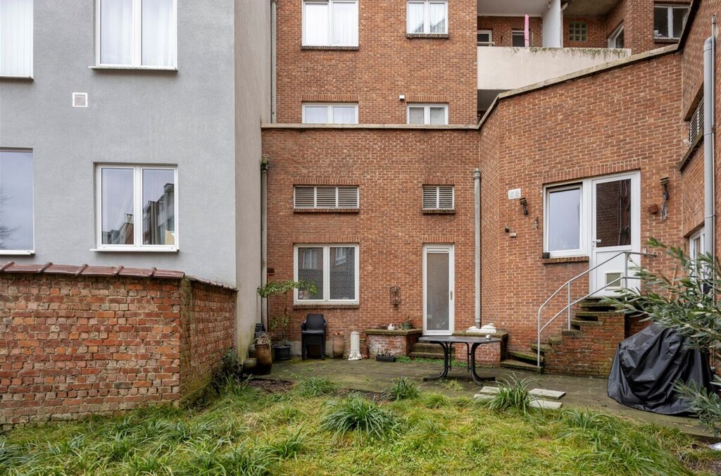 Commerce-Bureaux-Rapport &agrave; vendre &agrave; LAEKEN (BRU.)