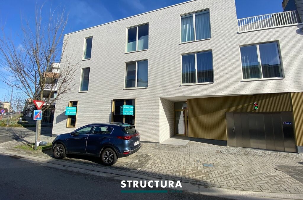 Commerce-Bureaux-Rapport &agrave; vendre &agrave; GRIMBERGEN