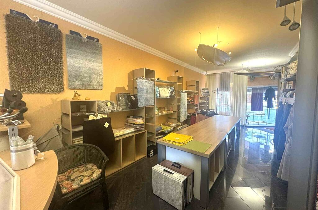 Handel-kantoor-opbrengst te huur in LAKEN (BRU.)