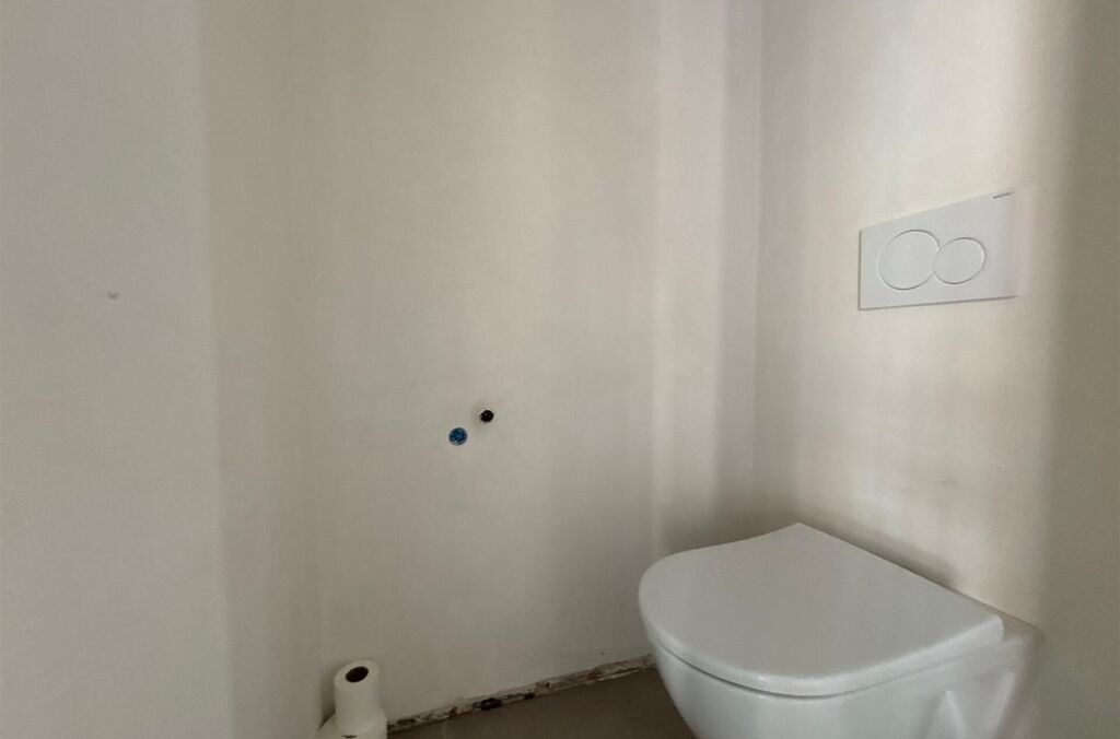 Handel-kantoor-opbrengst te huur in OPWIJK