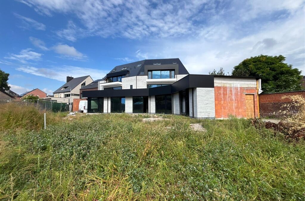 Handel-kantoor-opbrengst te huur in OPWIJK