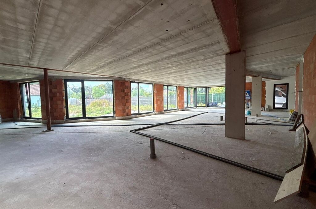 Handel-kantoor-opbrengst te huur in OPWIJK