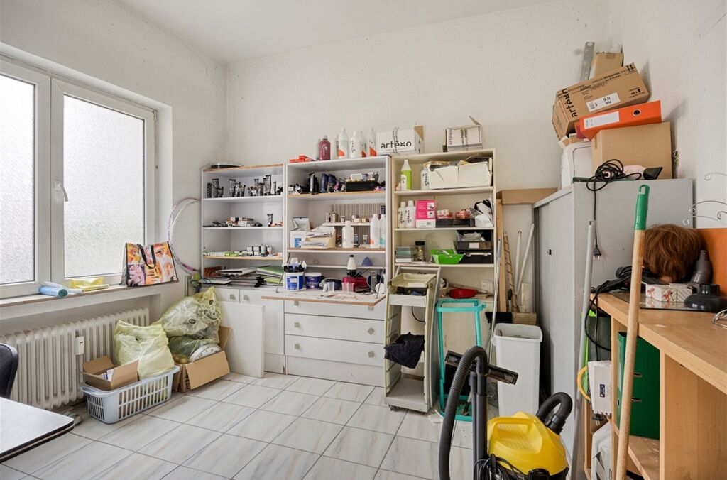 Handel-kantoor-opbrengst te koop in LAKEN (BRU.)