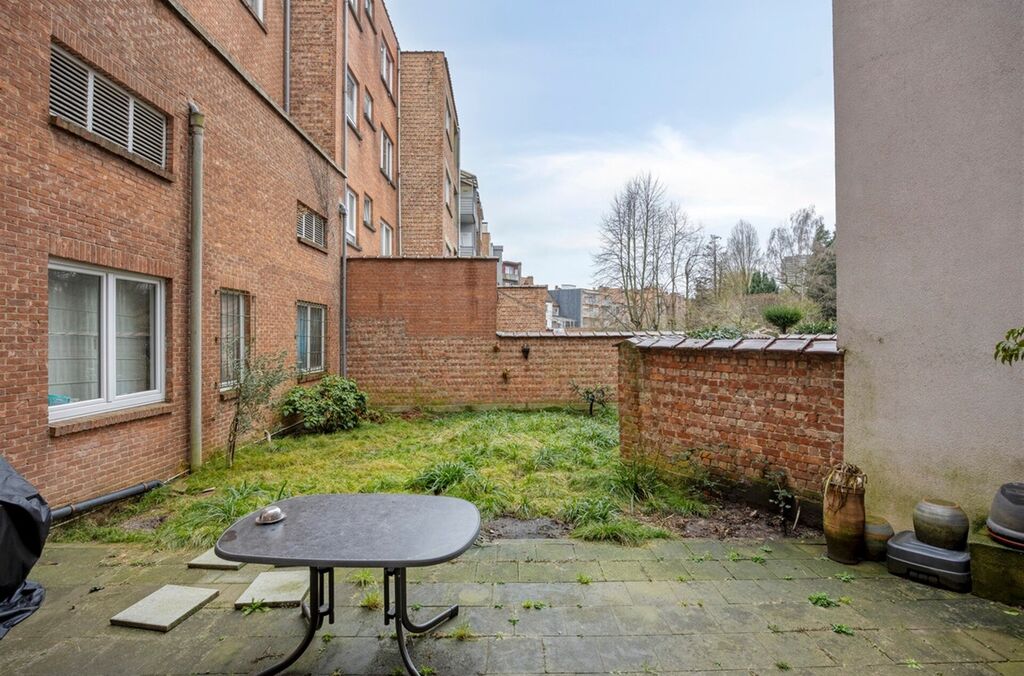 Handel-kantoor-opbrengst te koop in LAKEN (BRU.)