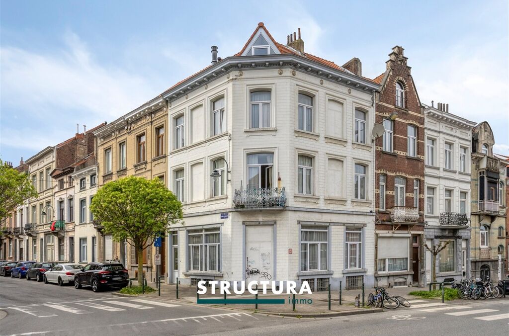 Immeuble de rapport &agrave; vendre &agrave; LAEKEN (BRU.)