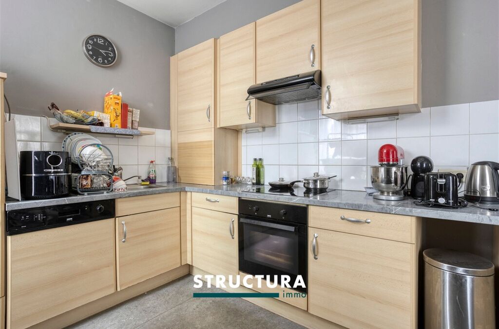 Immeuble de rapport &agrave; vendre &agrave; LAEKEN (BRU.)