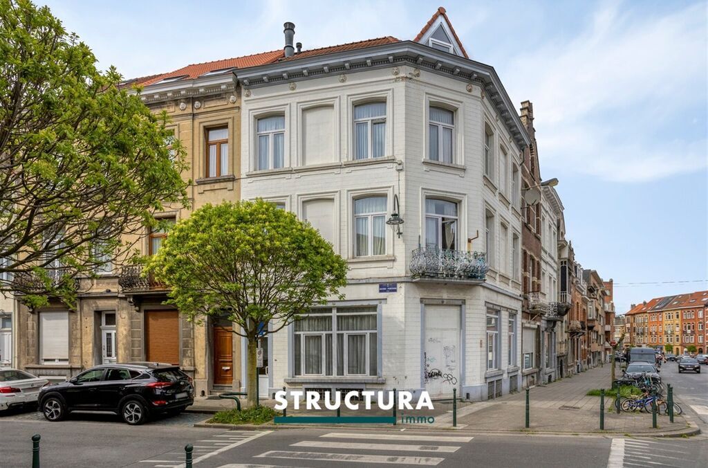 Immeuble de rapport &agrave; vendre &agrave; LAEKEN (BRU.)