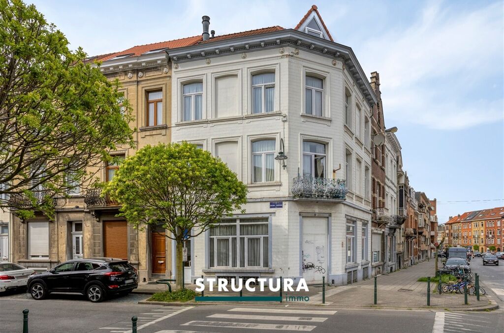 Opbrengsteigendom te koop in LAKEN (BRU.)