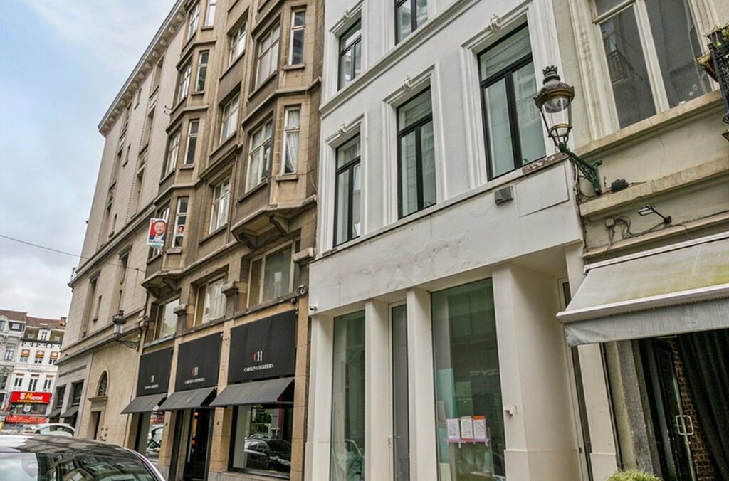 Rez-de-chaussée commercial à louer à BRUXELLES