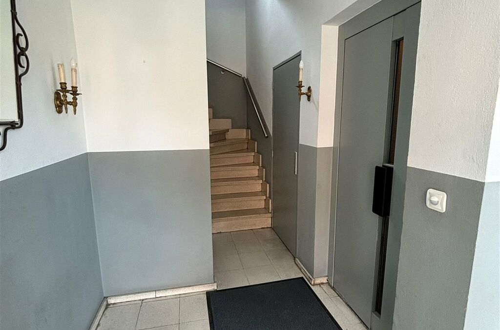Rez-de-chaussée commercial à louer à STROMBEEK-BEVER