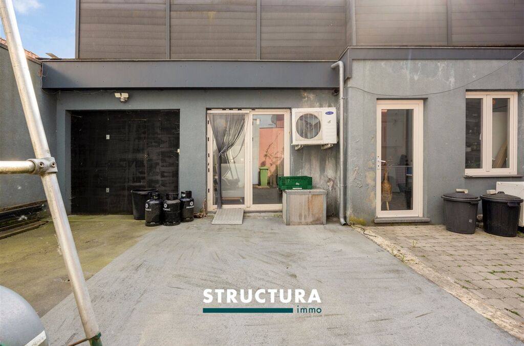 Rez-de-chauss&eacute;e commercial &agrave; vendre &agrave; LEBBEKE