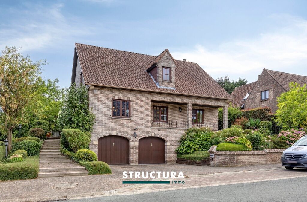 Villa te koop in STROMBEEK-BEVER