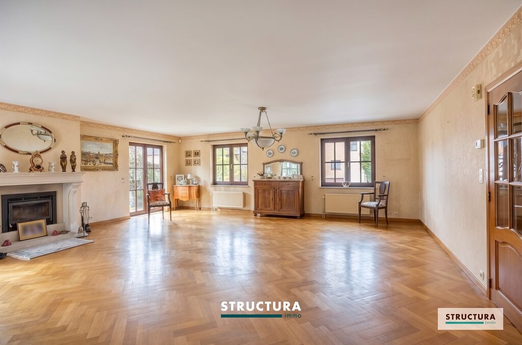 Villa te koop in STROMBEEK-BEVER