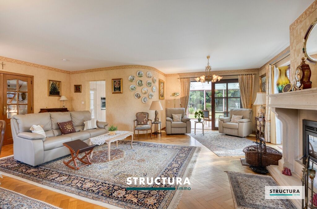 Villa te koop in STROMBEEK-BEVER