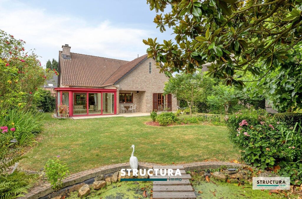 Villa te koop in STROMBEEK-BEVER