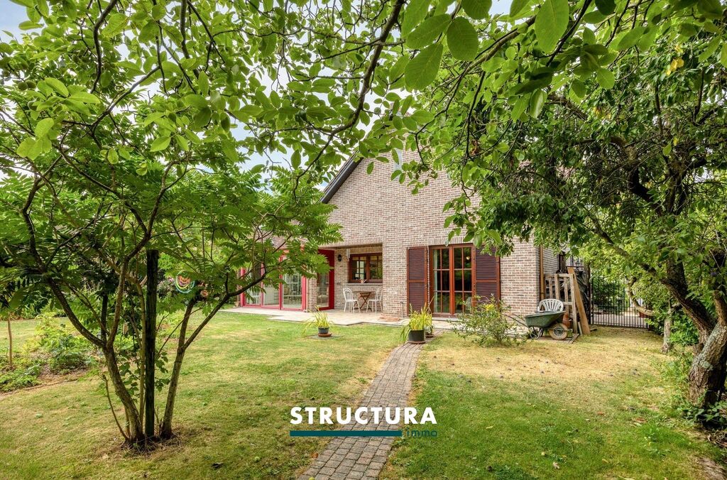 Villa te koop in STROMBEEK-BEVER
