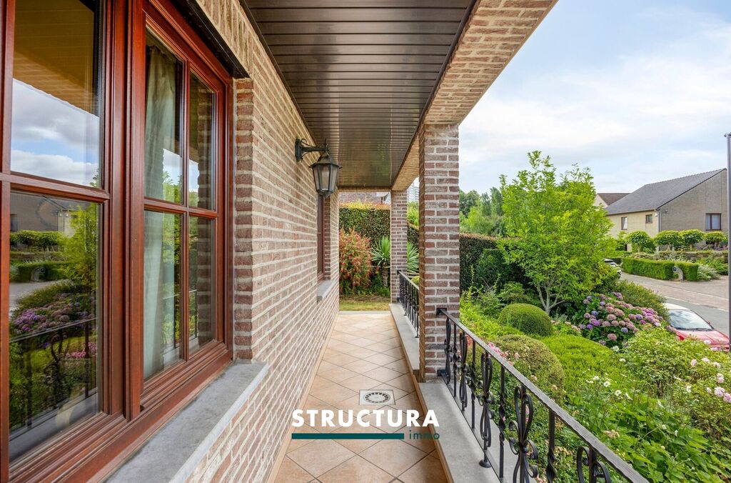 Villa te koop in STROMBEEK-BEVER