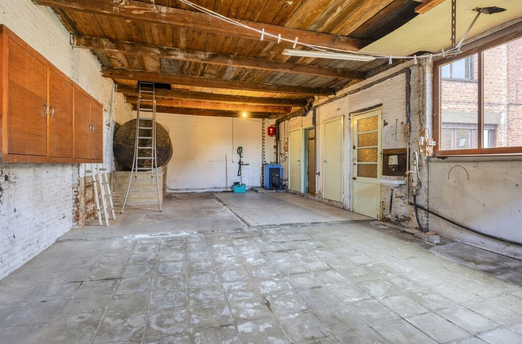 Woning met loods te koop in KAPELLE-OP-DEN-BOS