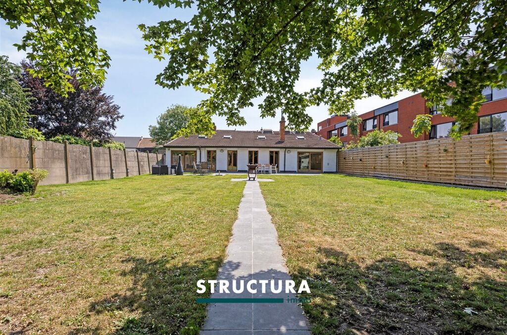 Woning met loods te koop in LEBBEKE